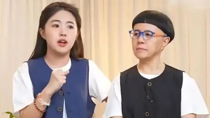 &ldquo;蹭妈流量怎么了&rdquo;，前央视主持人的女儿直播带货被质疑后回怼，网友吵翻！